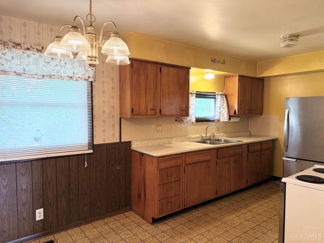 1194 Briarwood Drive, Hamilton, OH 45013