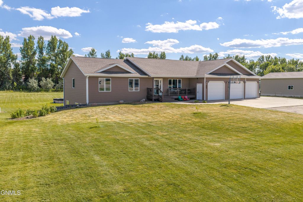 6007 Shoal Drive, Bismarck, ND 58503 photo 1