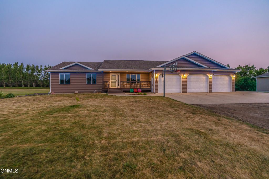 6007 Shoal Drive, Bismarck, ND 58503 photo 3