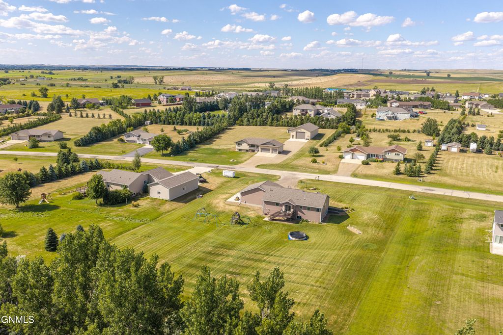 6007 Shoal Drive, Bismarck, ND 58503 photo 5