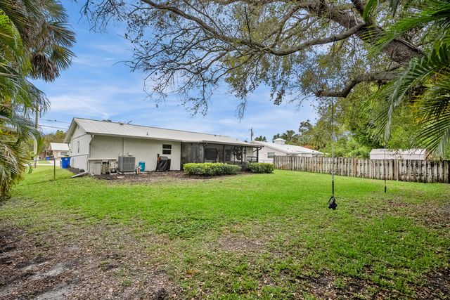 1003 NW 16th Place, Stuart, FL 34994