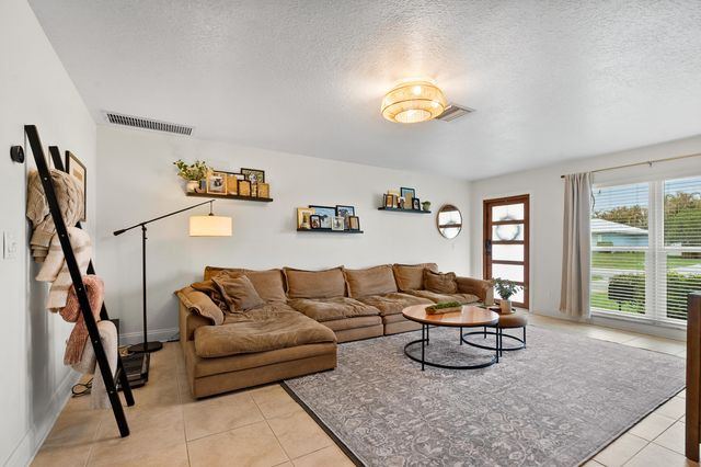 1003 NW 16th Place, Stuart, FL 34994