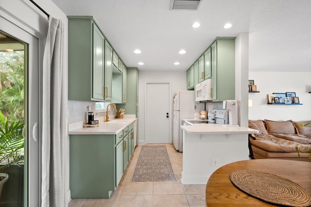 1003 NW 16th Place, Stuart, FL 34994