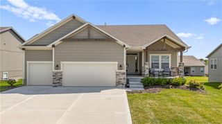 1523 SW Arbor Valley Drive, Lee's Summit, MO 64082