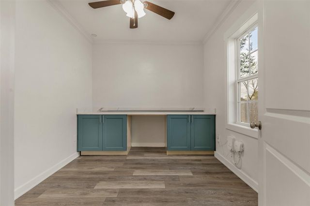 1557 E East William J Bryan Parkway, Bryan, TX 77803