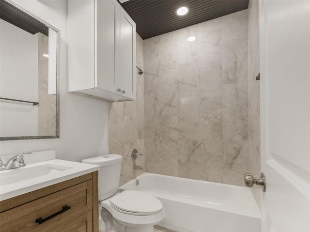 1557 E East William J Bryan Parkway, Bryan, TX 77803