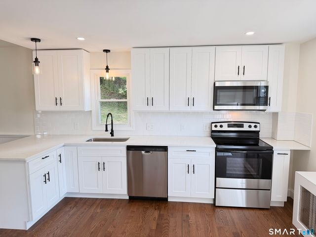 43 Marshall Avenue, Naugatuck, CT 06770