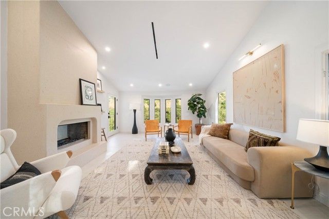 3636 Camino De La Cumbre, Sherman Oaks, CA 91423