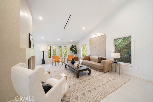 3636 Camino De La Cumbre, Sherman Oaks, CA 91423