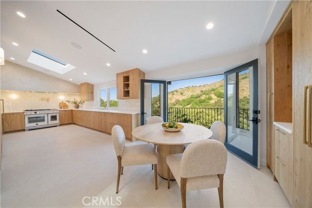 3636 Camino De La Cumbre, Sherman Oaks, CA 91423