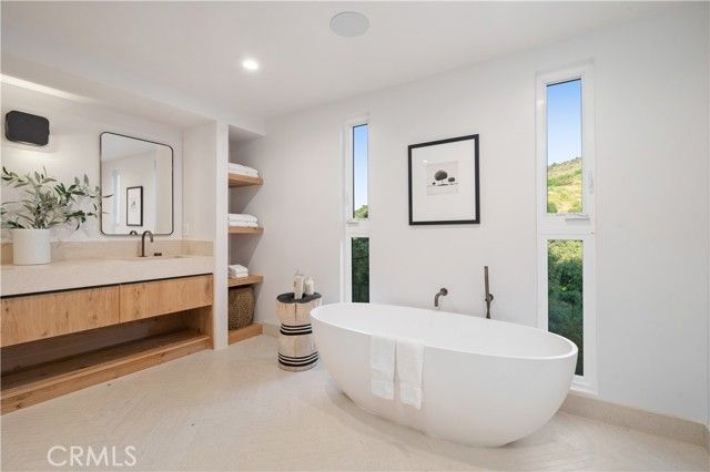 3636 Camino De La Cumbre, Sherman Oaks, CA 91423