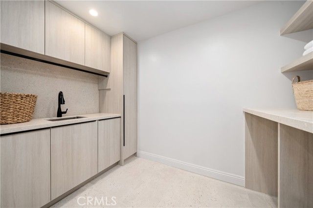 3636 Camino De La Cumbre, Sherman Oaks, CA 91423