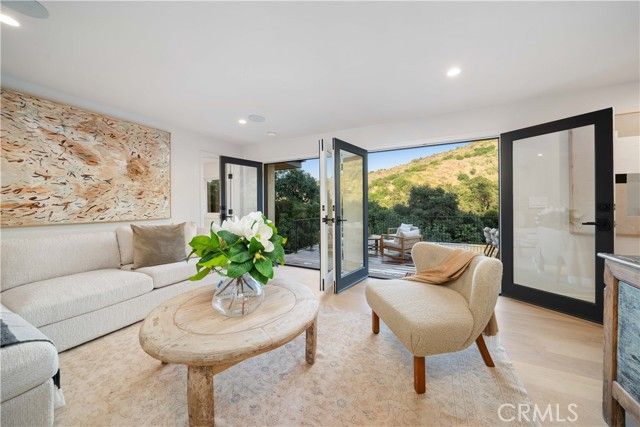 3636 Camino De La Cumbre, Sherman Oaks, CA 91423