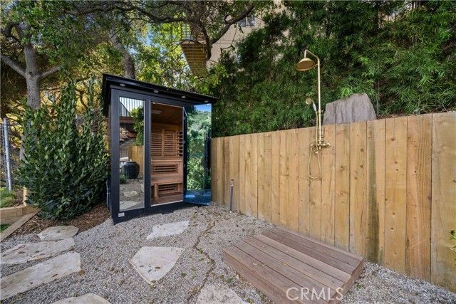 3636 Camino De La Cumbre, Sherman Oaks, CA 91423