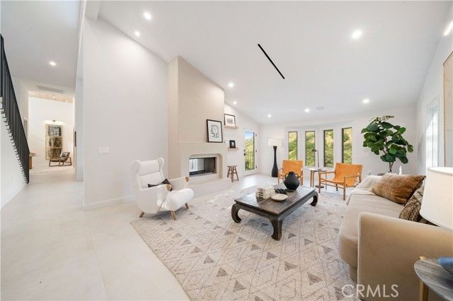 3636 Camino De La Cumbre, Sherman Oaks, CA 91423