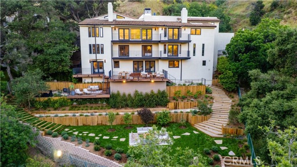 3636 Camino De La Cumbre, Sherman Oaks, CA 91423