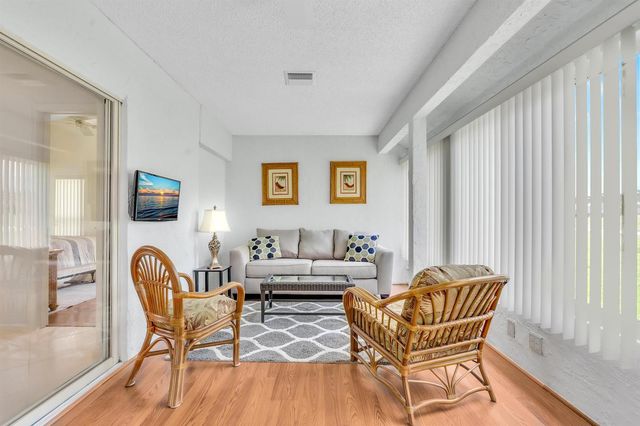 10201 Canoe Brook Circle, Boca Raton, FL 33498