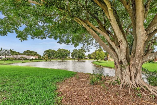 10201 Canoe Brook Circle, Boca Raton, FL 33498