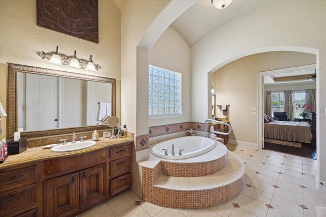 53 New Oak Trail, Kingwood, TX 77346