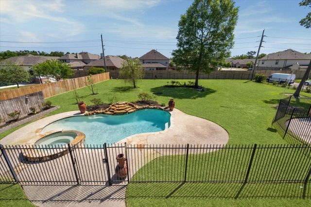 53 New Oak Trail, Kingwood, TX 77346