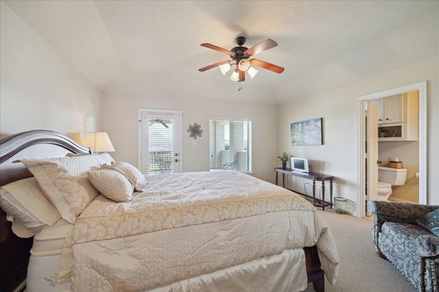 53 New Oak Trail, Kingwood, TX 77346