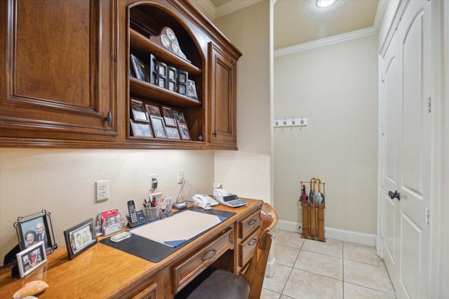 53 New Oak Trail, Kingwood, TX 77346