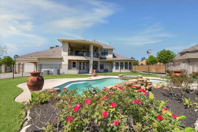 53 New Oak Trail, Kingwood, TX 77346