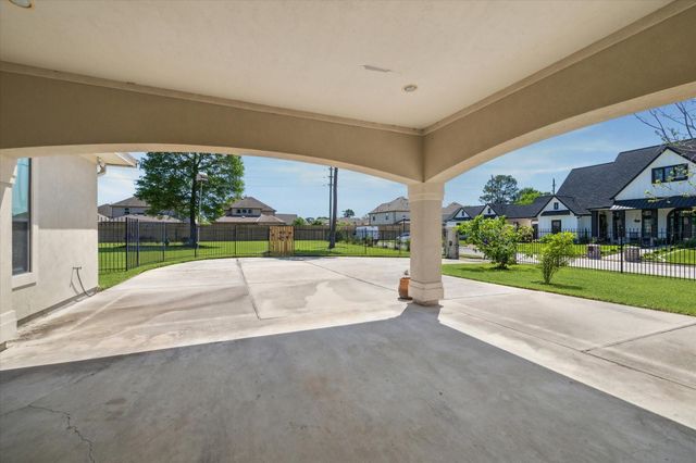 53 New Oak Trail, Kingwood, TX 77346