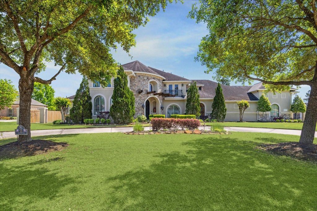 53 New Oak Trail, Kingwood, TX 77346