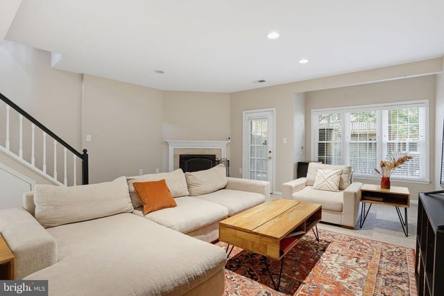 6152 WELLINGTON COMMONS DR, Alexandria, VA 22310