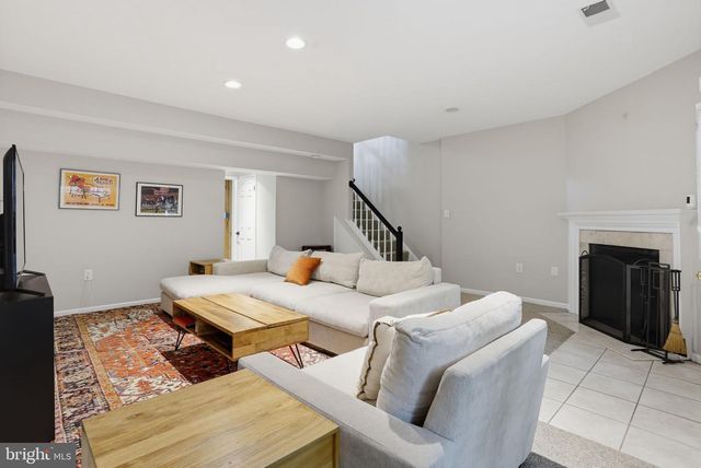 6152 WELLINGTON COMMONS DR, Alexandria, VA 22310