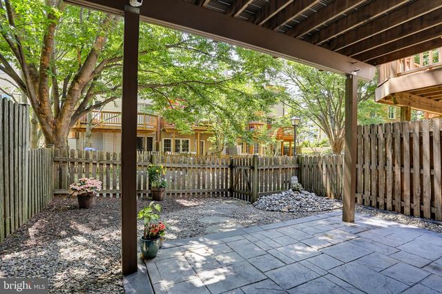 6152 WELLINGTON COMMONS DR, Alexandria, VA 22310