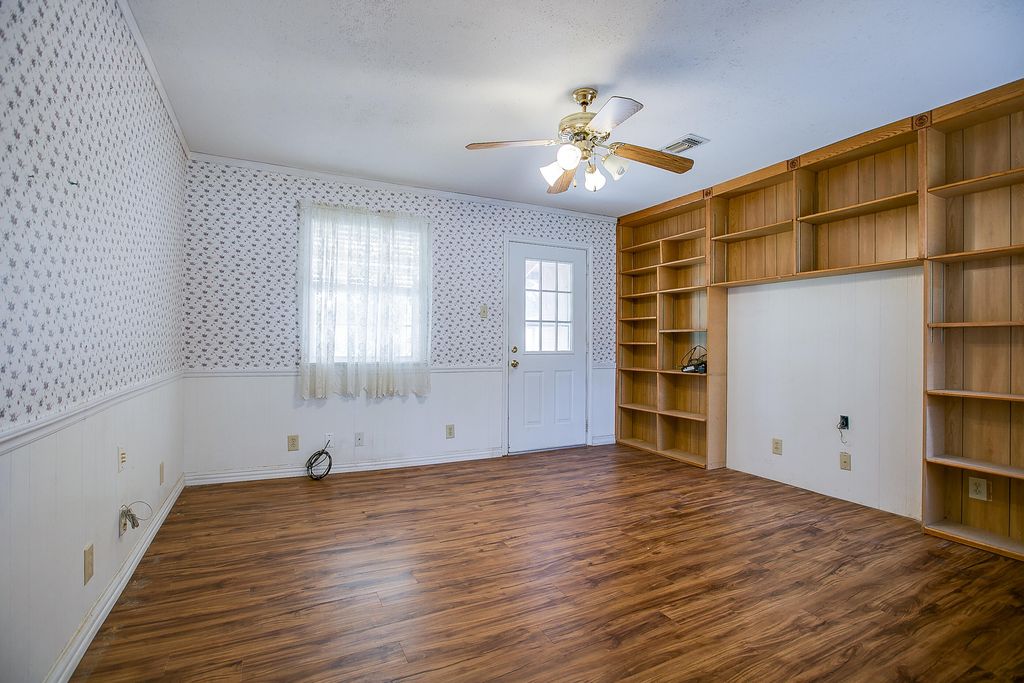 Image 12 of property listing at 115 Churchill Boulevard, San Angelo, TX 76903