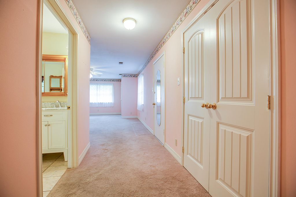 Image 22 of property listing at 115 Churchill Boulevard, San Angelo, TX 76903