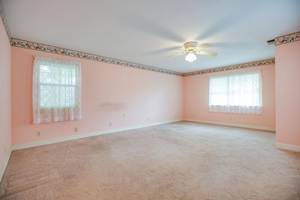 Image 27 of property listing at 115 Churchill Boulevard, San Angelo, TX 76903