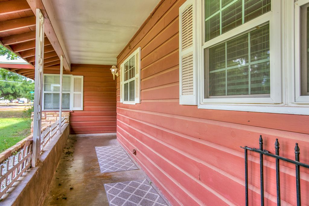 Image 7 of property listing at 115 Churchill Boulevard, San Angelo, TX 76903