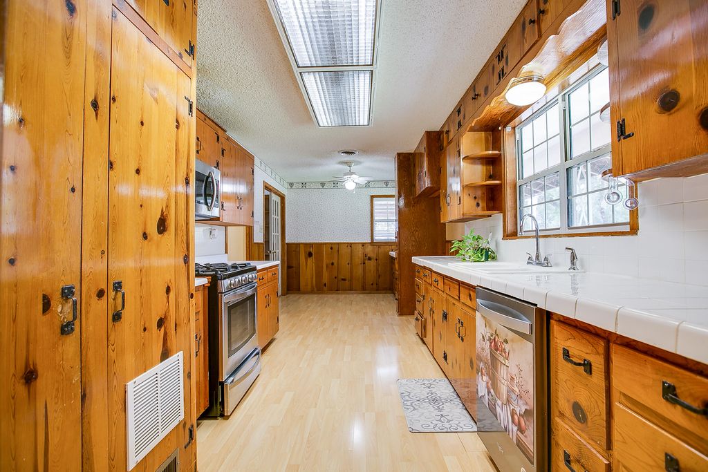 Image 8 of property listing at 115 Churchill Boulevard, San Angelo, TX 76903