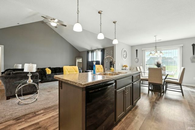 13287 Silk Tree Trail, Fort Wayne, IN 46814