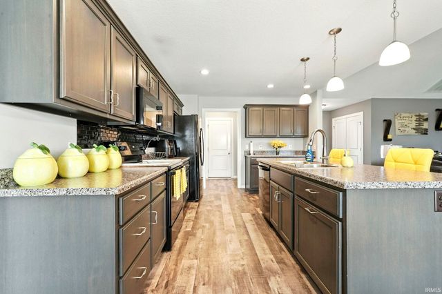 13287 Silk Tree Trail, Fort Wayne, IN 46814