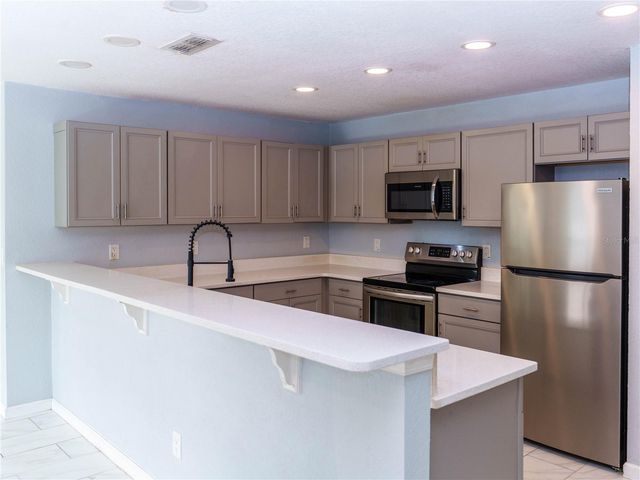 133 W PARK AVENUE B, Lake Wales, FL 33853