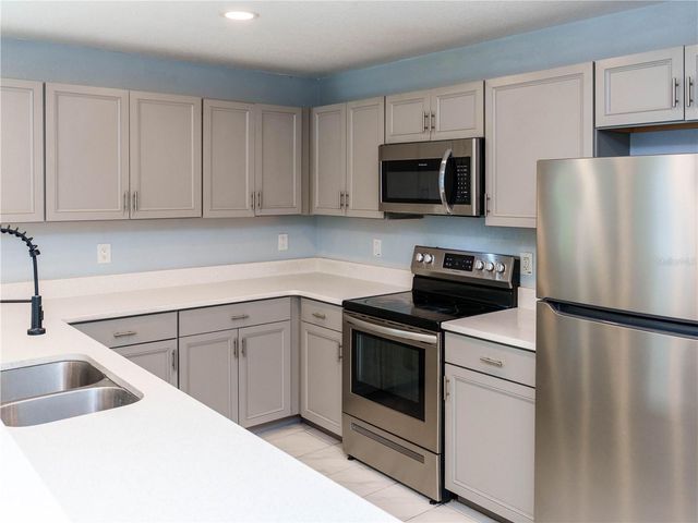 133 W PARK AVENUE B, Lake Wales, FL 33853