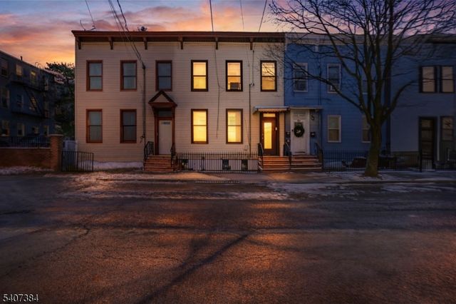 34 Concord St, Jersey City, NJ 07306