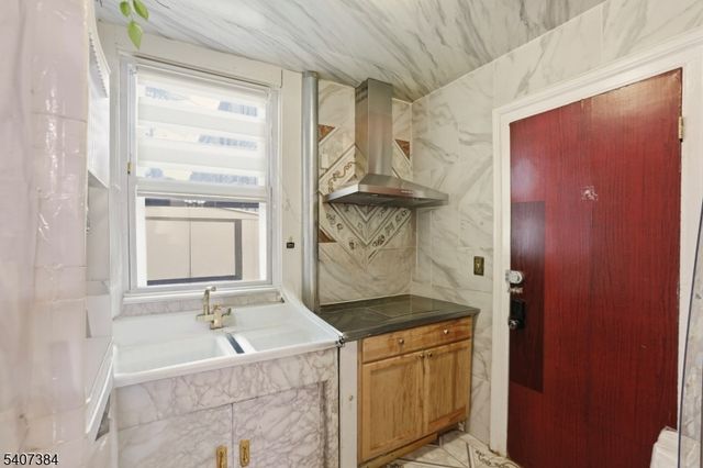 34 Concord St, Jersey City, NJ 07306