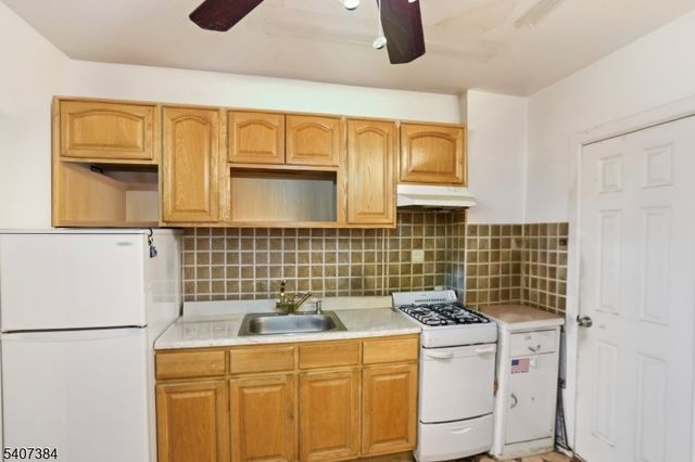 34 Concord St, Jersey City, NJ 07306