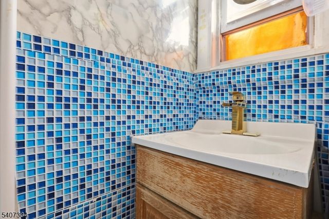 34 Concord St, Jersey City, NJ 07306