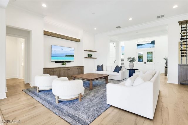 6273 Negril Isle DR, Naples, FL 34113