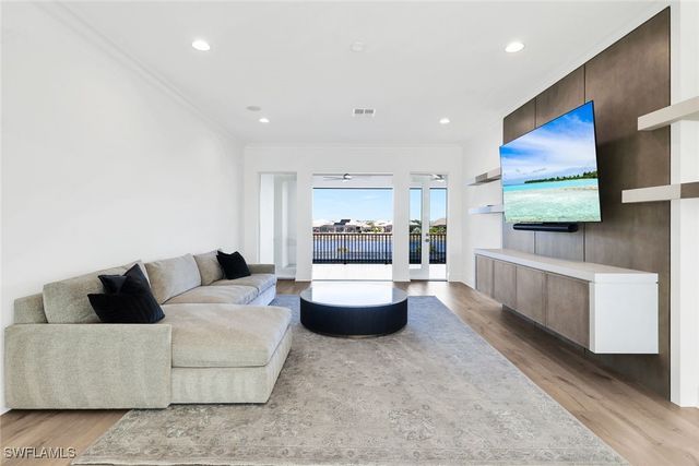 6273 Negril Isle DR, Naples, FL 34113