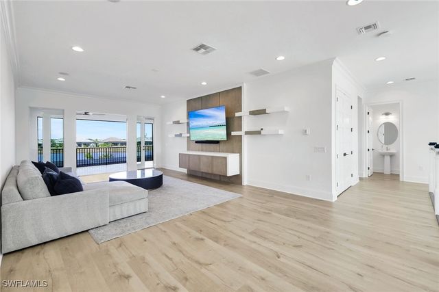 6273 Negril Isle DR, Naples, FL 34113