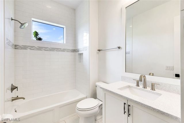 6273 Negril Isle DR, Naples, FL 34113