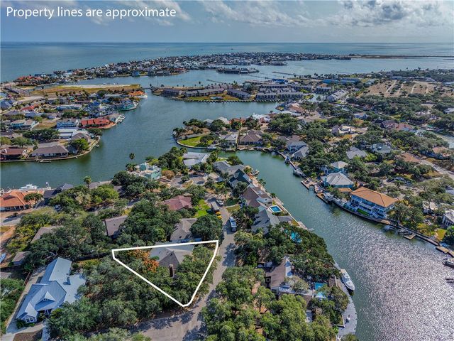 2006 Crescent Drive, Rockport, TX 78382